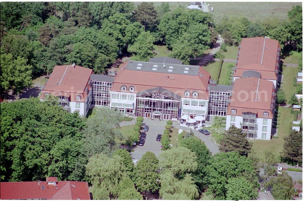 Ostseebad Boltenhagen from the bird's eye view: 08.06.2004 Ostseebad Boltenhagen Seehotel GROSSHERZOG von MECKLENBURG an der Seebrücke in der Ostseeallee 1,23946 Ostseebad Boltenhagen,Tel.: 038825/ 50-0,Fax: 038825/ 50-500,FREE CALL: 0800/ 7 35 9999, e-Mail:info@seehotel-boltenhagen.de Achim Walder: http://