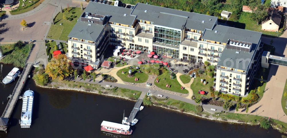 Neuruppin from above - Das Seehotel Fontane liegt direkt am Ruppiner See und ist mit einer eigenen Botsanlegestelle ausgestattet. The Seehote Neuruppin is situated close to the lakeside of Ruppiner See. It has an own landing stage.