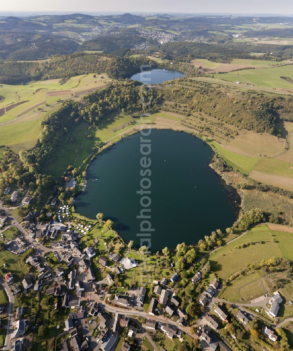 Aerial photograph Schalkenmehren - Seascape Daun Maar in Schalkenmehren in Rhineland-Palatinate