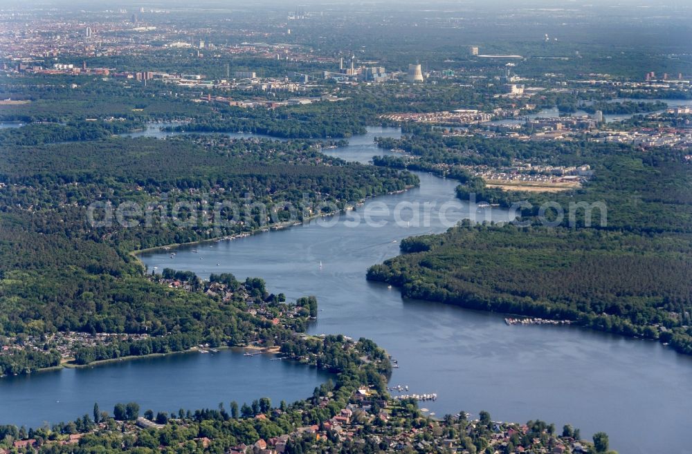 Aerial image Berlin - Waterfront landscape on the lake the Havel in the district Konradshoehe in Berlin, Germany