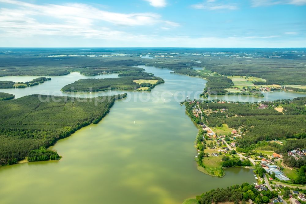 Aerial photograph Wdzydze Kiszewskie - Waterfront landscape on the lake Jezioro Golun in Wdzydze Kiszewskie in Pomorskie, Poland