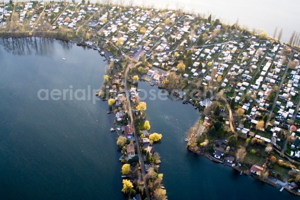 Aerial photograph Altrip - Lakes and beach areas on the recreation area Blaue Adria in the district Riedsiedlung in Altrip in the state Rhineland-Palatinate