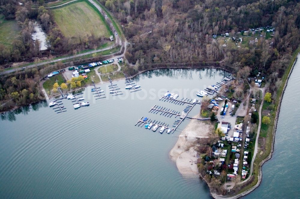 Altrip from above - Lakes and beach areas on the recreation area Blaue Adria in the district Riedsiedlung in Altrip in the state Rhineland-Palatinate