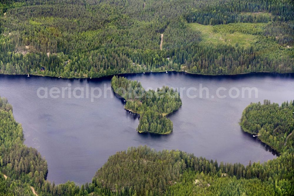 Aerial photograph Ruovesi - Finnland ist mit unendlich vielen Seen und Wäldern bedeckt. Nur wenigen werden als Ausflugs- und Erholungsgebiet genutzt. Finland is covered with endless lakes and forests. Only a few are used as excursion and recreation area.