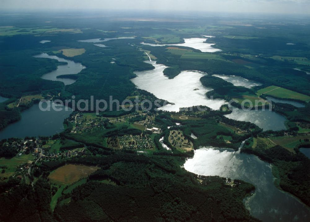 Aerial image Fürstenberg - Blick auf eine Seenkette nördlich von Himmelpfort, einem Ortsteil von Fürstenberg / Havel, in der Uckermark. Das Gebiet liegt im Grenzgebiet von Brandenburg und Mecklenburg-Vorpommern.