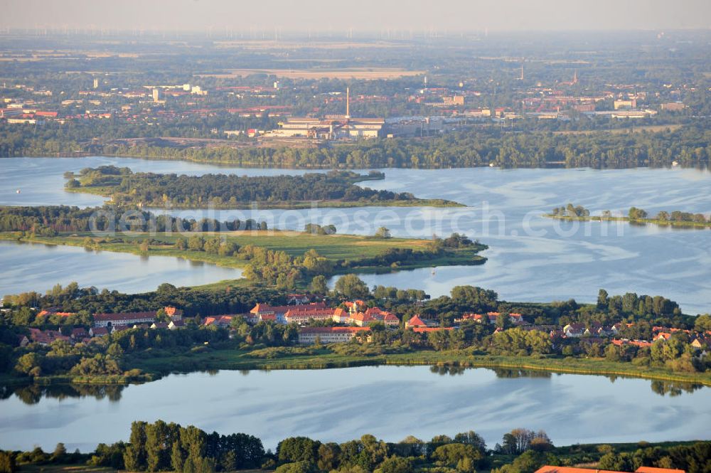 Aerial photograph Kirchmöser - Seenlandschaft an der Seenkette bei Kirchmöser. Im Bild der Bereich am Großen Wusterwitzer See; Heiliger See; Möserscher See und Plauer See. Lakes in Kirchmöser.