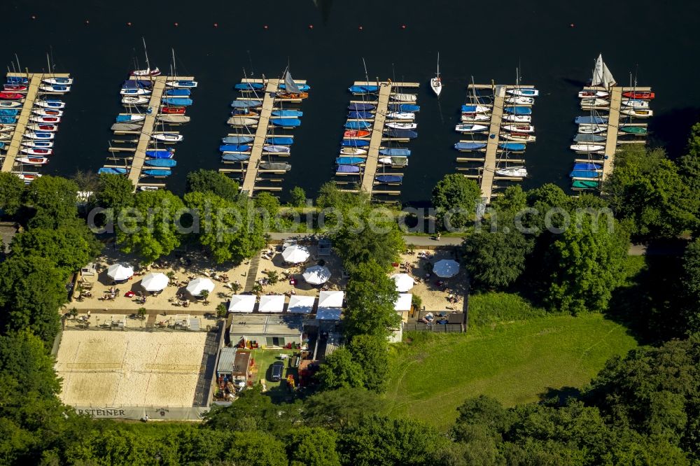 Aerial photograph Bochum - Sailing boat dock at the shore of Lake Kemnade - Reservoir at Bochum in North Rhine-Westphalia