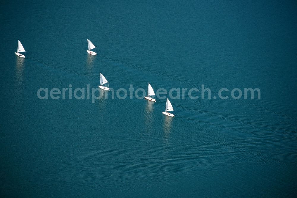 Aerial photograph Hückeswagen - Sailing boat on the lake Bevertalsperre in Hueckeswagen in North Rhine-Westphalia