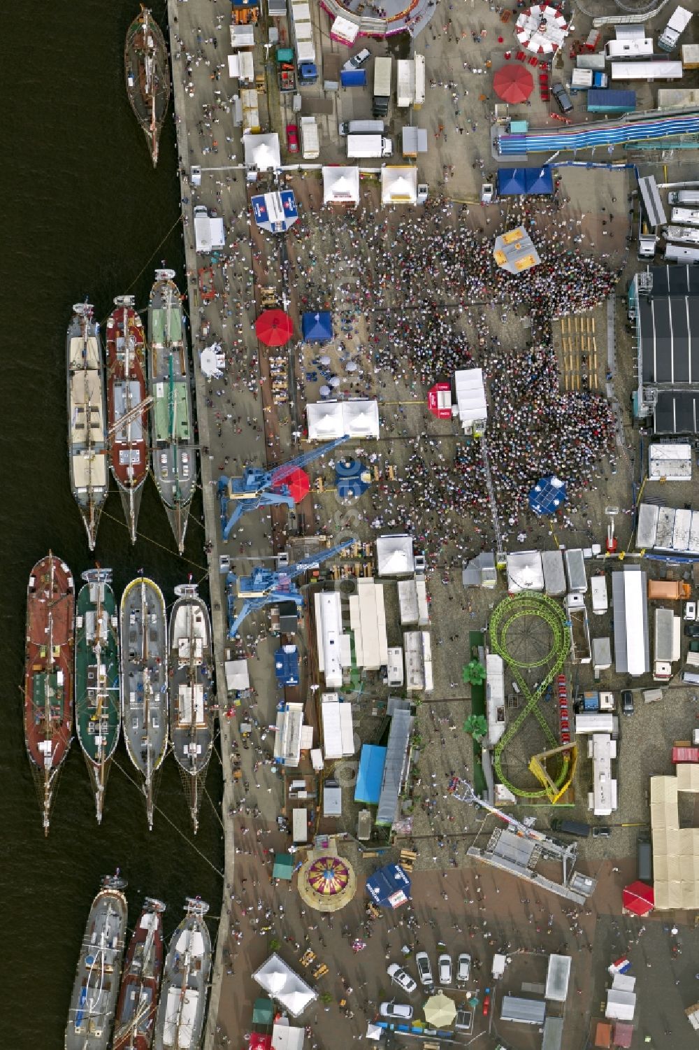 Aerial photograph Rostock Warnemünde - Sailing boats and historic ships in the museum on the occasion of the Hanse Sail Rostock on the Baltic Sea - coast in Mecklenburg-Western Pomerania