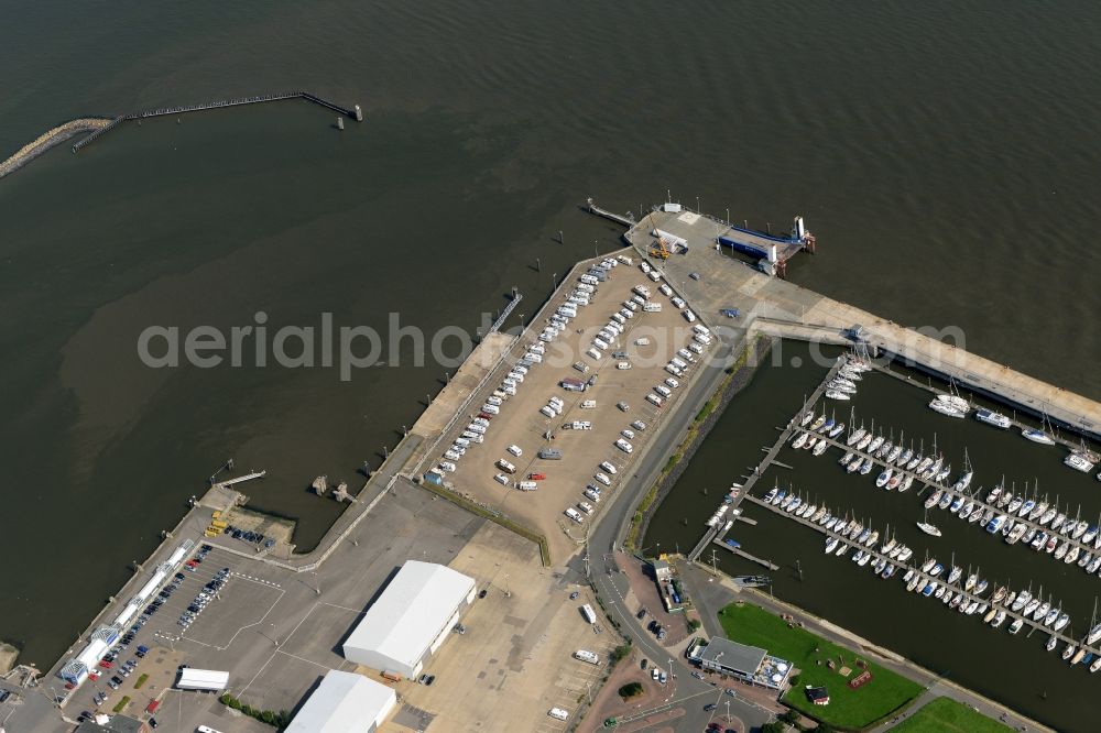 Aerial photograph Cuxhaven - Marina with docks and caravan parking lot on the shore area of Reederei Cassen Eils GmbH Bei der Alten Liebe in Cuxhaven in the state Lower Saxony