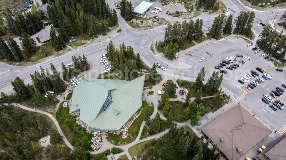 Lake Louise from the bird's eye view: tourist attraction and sightseeing Lake Louise Visitor Centre on street Village Road in Lake Louise in Alberta, Canada