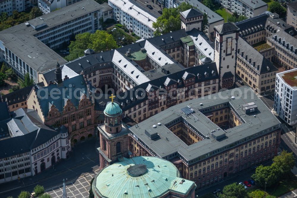 Aerial image Frankfurt am Main - Tourist attraction and sightseeing Langer Franz on the an der Bethmannstrasse in the district Altstadt in Frankfurt in the state Hesse, Germany