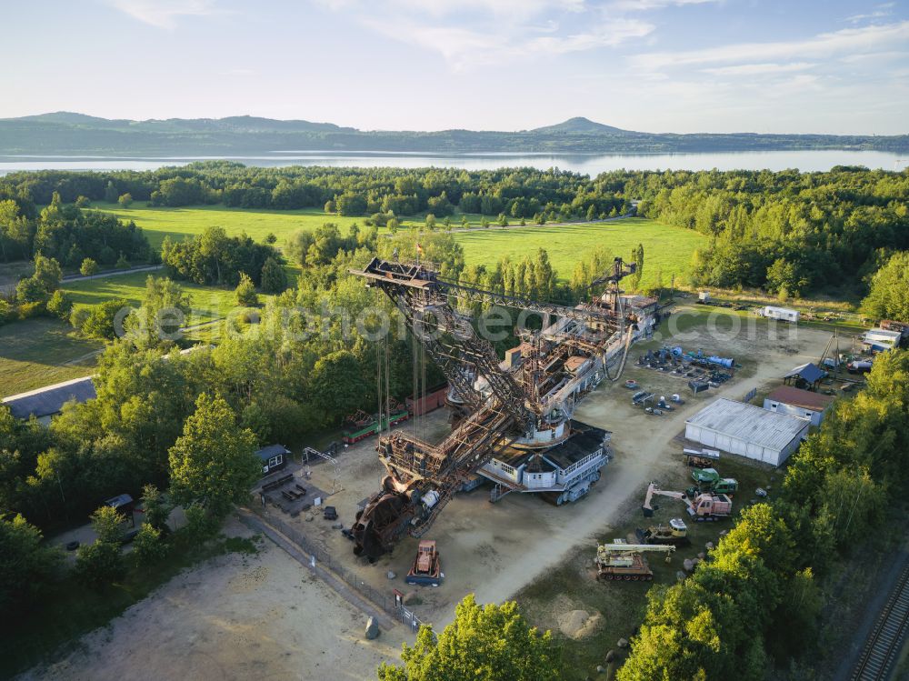 Hagenwerder from the bird's eye view: Tourist attraction and sight Bucket wheel excavator 1452, a decommissioned bucket wheel excavator from VEB Schwermaschinenbau Lauchhammerwerk for brown coal mining on Berzdorfer Strasse in Hagenwerder in the state of Saxony, Germany