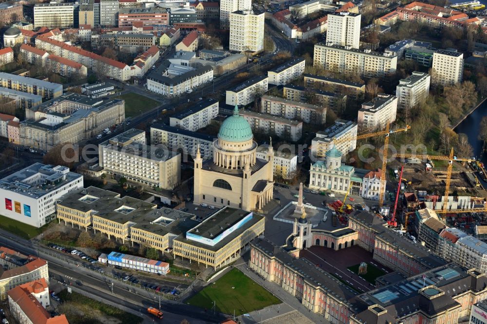 Aerial image Potsdam - The distinctive dome of St. Nicholas Church, city castle Potsdam, the University of Applied Sciences Potsdam, the old town hall, the Knobelsdorff house and the Obelisk on the old Market in Potsdam in the state Brandenburg