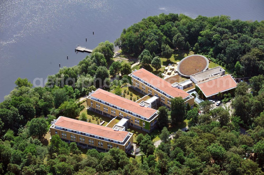 Potsdam from above - Seminaris SeeHotel Potsdam am Templiner See An der Pirschheide in Potsdam, Brandenburg. The seminar Hotel Seminaris SeeHotel Potsdam at the lake Templiner See in Brandenburg.