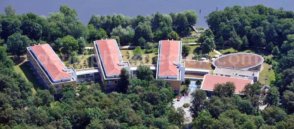 Aerial image Potsdam - Seminaris SeeHotel Potsdam am Templiner See An der Pirschheide in Potsdam, Brandenburg. The seminar Hotel Seminaris SeeHotel Potsdam at the lake Templiner See in Brandenburg.