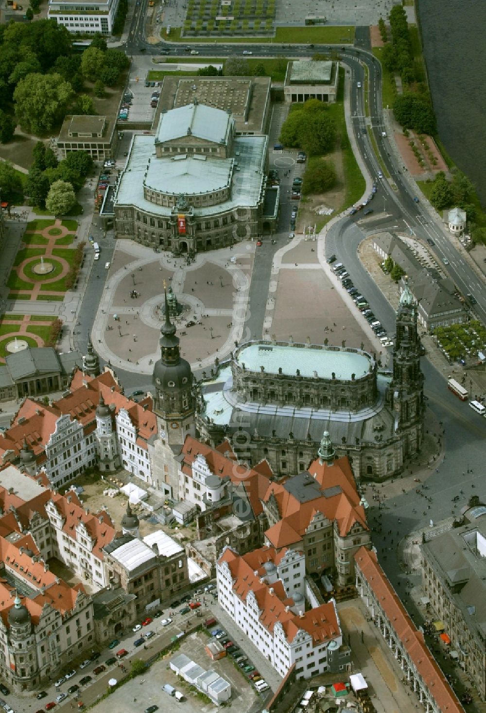 Aerial photograph Dresden - View of the opera Semperoper in Dresden in the state Saxony