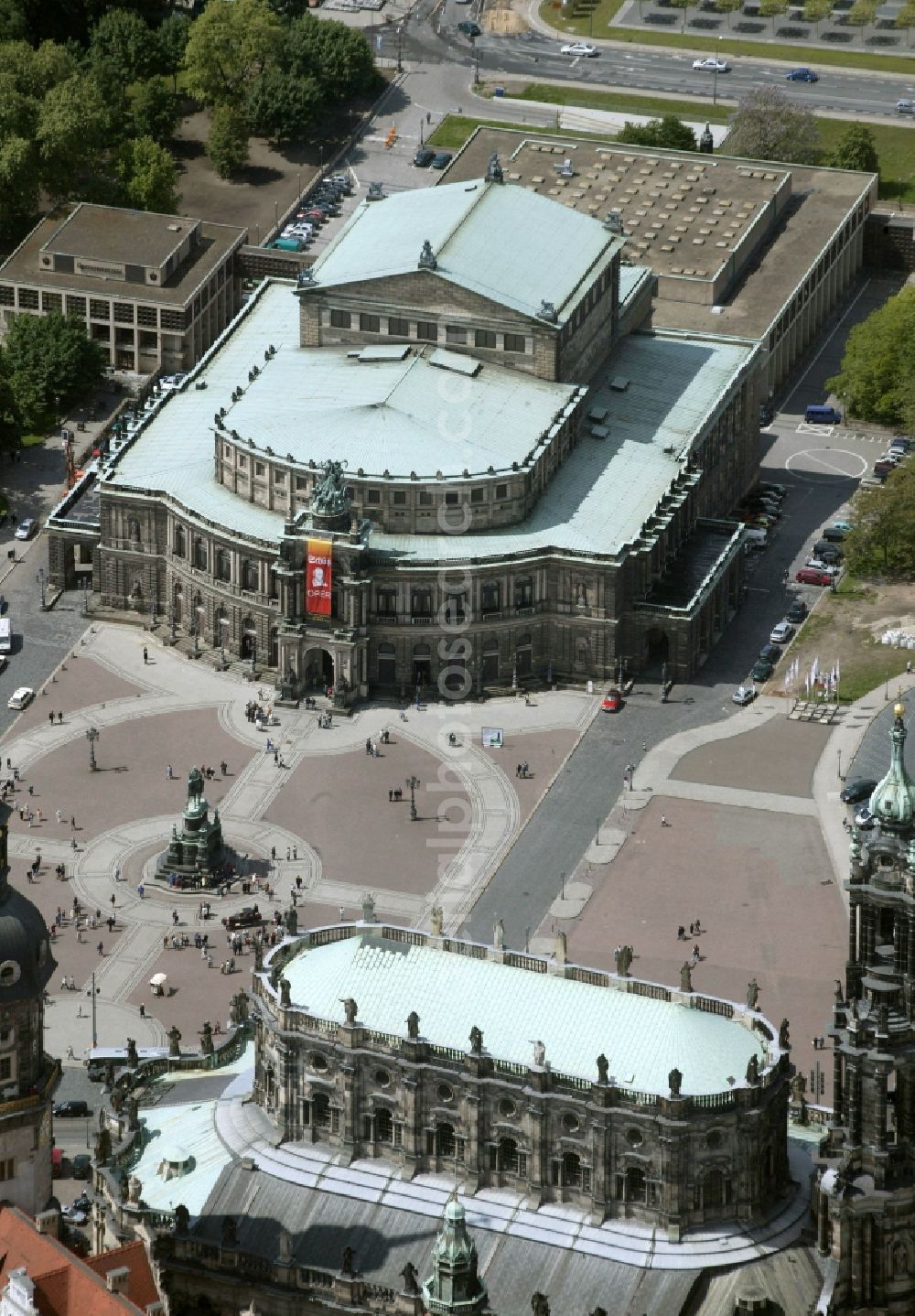 Dresden from the bird's eye view: View of the opera Semperoper in Dresden in the state Saxony