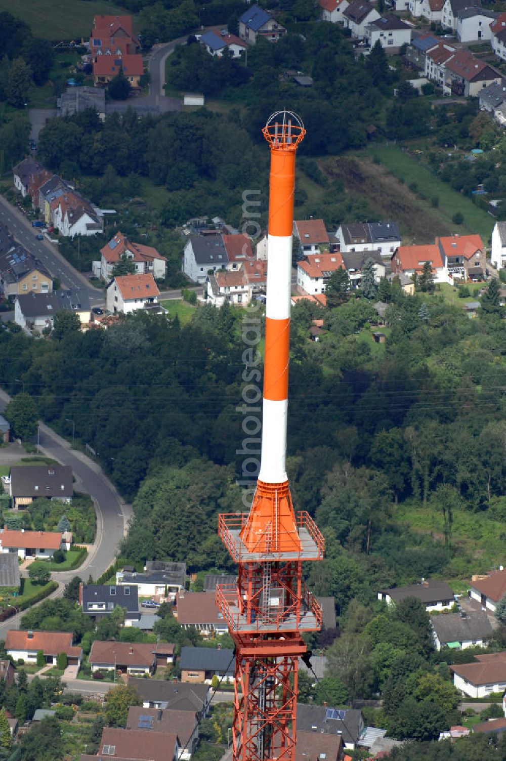 Aerial photograph Riegelsberg - Blick auf den Sender Riegelsberg. Der Sender am Riegelsberg ist eine Anlage der Media und Broadcast GmbH in der Nähe von Riegelsberg im Saarland. Der Sender verwendet als Antennenträger einen 287 m hohen abgespannten Stahlfachwerkmast mit quadratischem Querschnitt. Der Sendemast des Senders Riegelsberg ist das höchste Bauwerk im Saarland. Kontakt Media und Broadcast GmbH: Tel. +49(0)761 59014 234, Email: