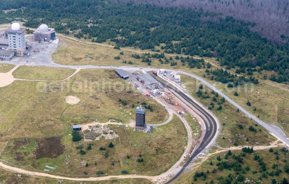 Aerial photograph Wernigerode - Buildings on the hill summit of the Brocken in the Harz near Wernigerode in the state Saxony-Anhalt. These are a transmitter site with a radio mast, as well as a weather station and the Brockenhaus