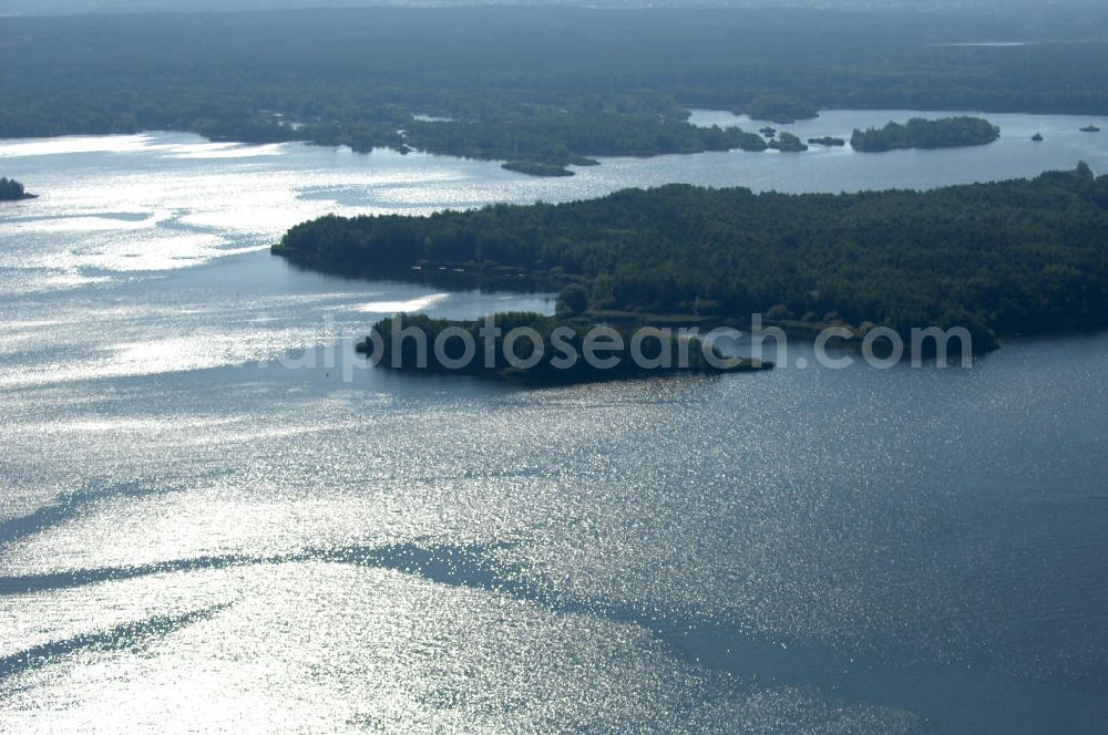 Senftenberg from the bird's eye view: Blick auf den Senftenberger See im Süden Brandenburgs in der Niederlausitz. Der Senftenberger See gehört zum Lausitzer Seenland und war bis Ende des 20. Jahrhunderts mit einer Fläche von 1300 Hektar der größte künstlich angelegte See Europas. Kontakt: Zweckverband Lausitzer Seenland Brandenburg, Straße zur Südsee 1, 01968 Senftenberg,