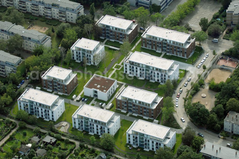 Aerial photograph Berlin - Blick auf das Seniorenwohnheim St. Teresa des petruswerk Katholische Wohnungsbau- und Siedlungsgesellschaft mbH an der Götzstraße 65 Ecke Felixstraße in 1299 Berlin - Tempelhof. Ansprechpartner Herr Han-Jörg Schmidt Tel.: 03081070745 schmidt@petruswerk.de