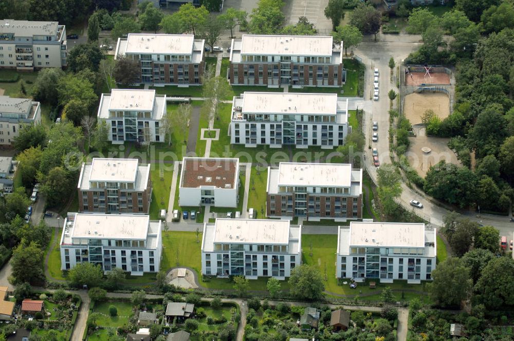 Aerial image Berlin - Blick auf das Seniorenwohnheim St. Teresa des petruswerk Katholische Wohnungsbau- und Siedlungsgesellschaft mbH an der Götzstraße 65 Ecke Felixstraße in 1299 Berlin - Tempelhof. Ansprechpartner Herr Han-Jörg Schmidt Tel.: 03081070745 schmidt@petruswerk.de