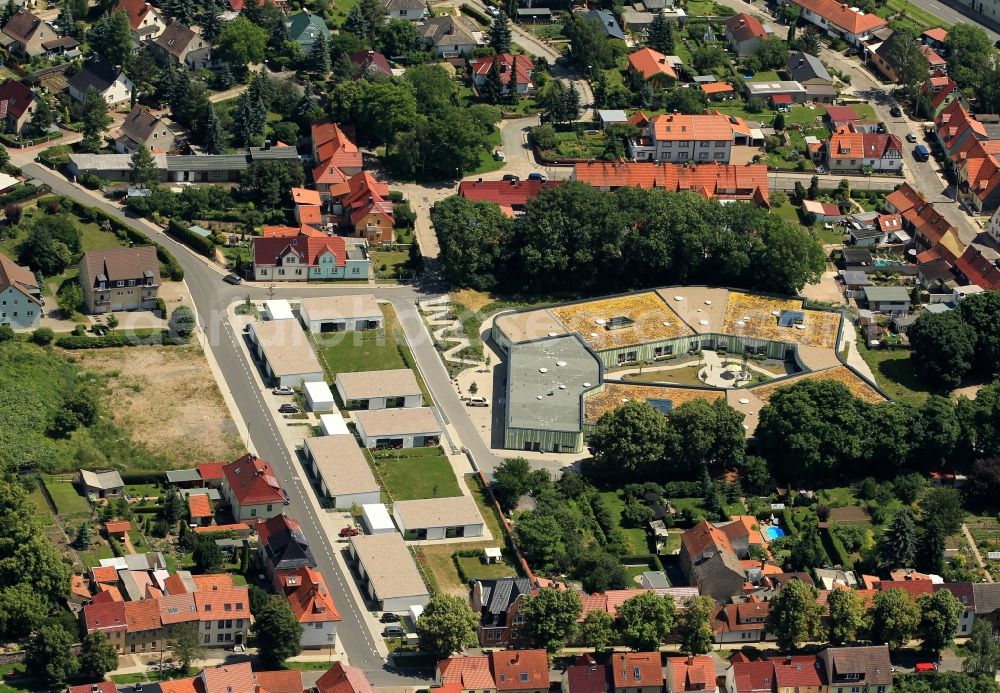 Aerial image Bad Frankenhausen/Kyffhäuser - The retirement community -Jahnsche Hoefe- in Bad Frankenhausen in Thuringia is located on the Heimstaettenplatz. The retirement community consists of a nursing home and assisted living. Operator is Volkssolidaritaet residential park-profit organization