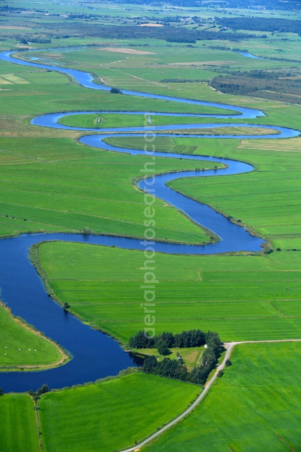 Aerial photograph Meggerdorf - Meandering, serpentine curve of river Alte Sorge in Meggerdorf in the state Schleswig-Holstein, Germany