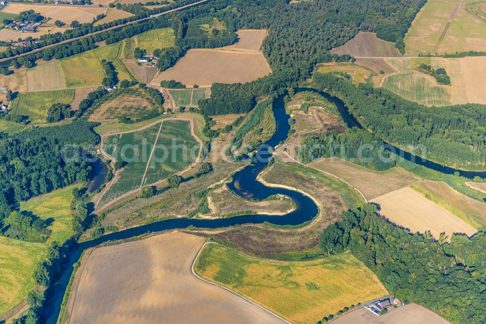 Aerial photograph Olfen - Meandering, serpentine curve of river of Lippe in Olfen in the state North Rhine-Westphalia, Germany