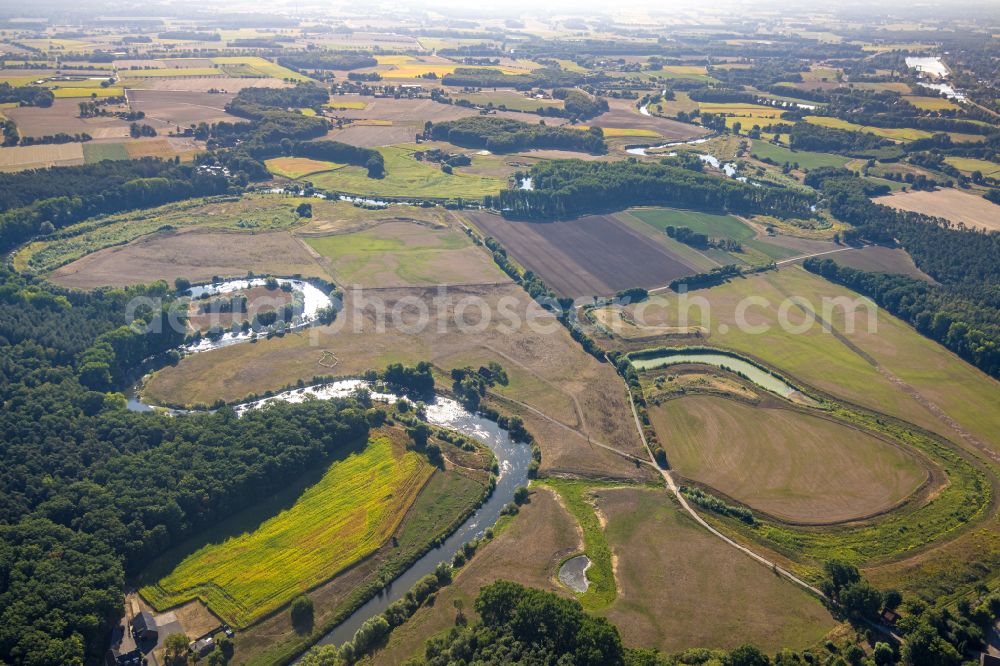 Aerial image Olfen - Meandering, serpentine curve of river of Lippe in Olfen in the state North Rhine-Westphalia, Germany