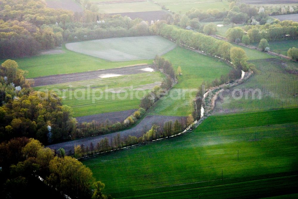 Aerial photograph Kandel - Serpentine curve of a river Erlenbach in Kandel in the state Rhineland-Palatinate