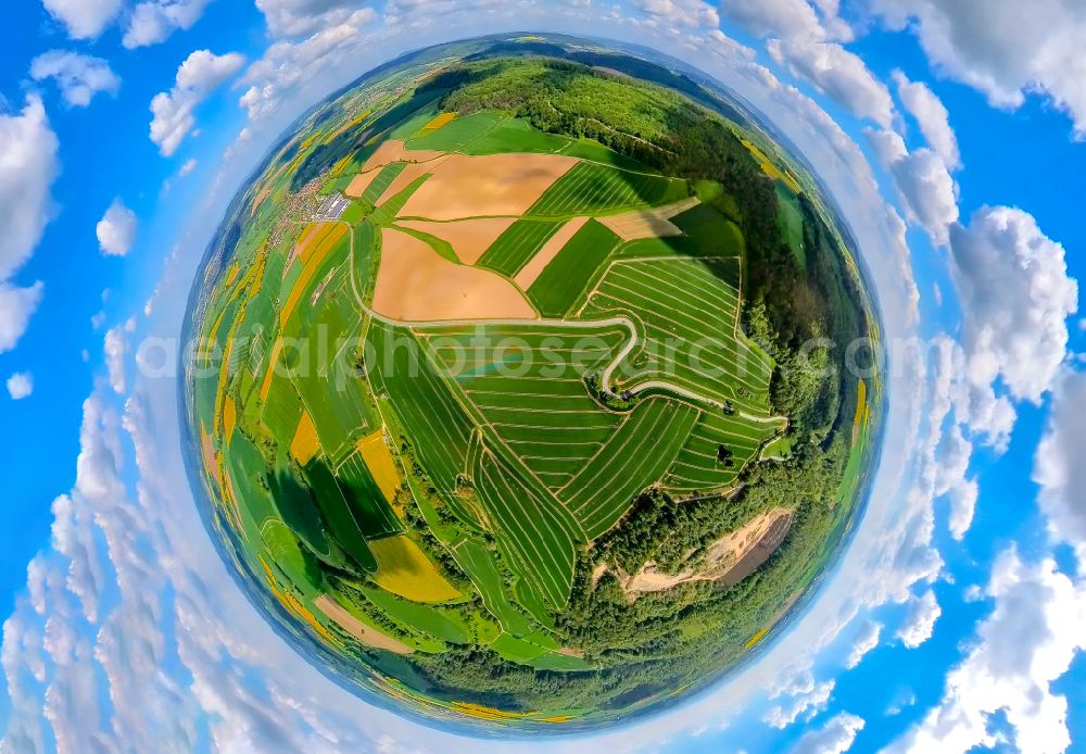 Brakel from the bird's eye view: Serpentine-shaped curve of a road guide on street L863 in Brakel in the state North Rhine-Westphalia, Germany