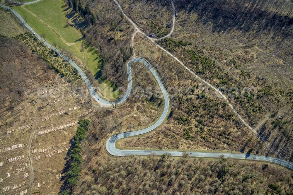 Aerial image Brilon - Serpentine-shaped curve of a road guide of L870 in Brilon at Sauerland in the state North Rhine-Westphalia, Germany