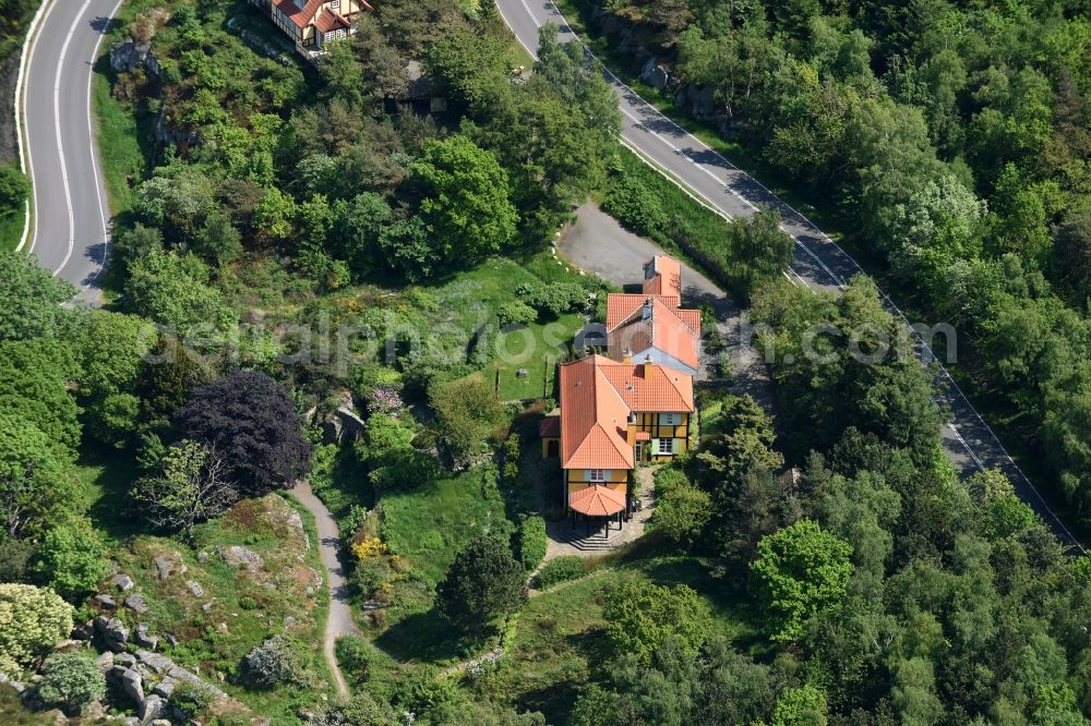 Aerial photograph Gudhjem - Serpentine-shaped curve of a road Norresand guide in Gudhjem in Region Hovedstaden, Denmark