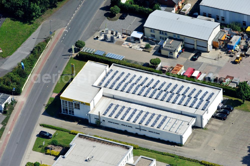 Aerial image Bergkamen - Rünthe - Schulungsgebäude mit Schulungswerkstatt Service Training Opel in Bergkamen in Nordrhein-Westfalen / North Rhine-Westphalia. Ein Projekt der Unternehmensgruppe Markus Gerold.