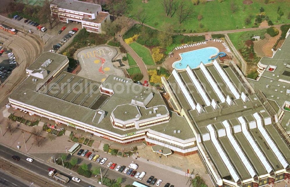 Friedrichshain from the bird's eye view: 19.04.1994 SEZ Berlin Friedrichshain