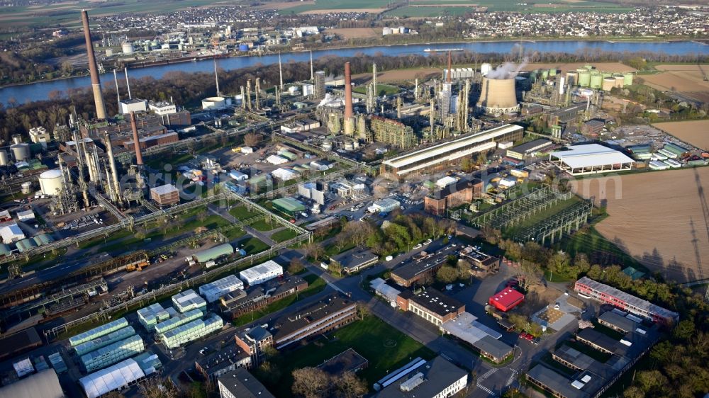 Wesseling from the bird's eye view: Shell Rheinland Raffinerie Sued in Wesseling in the state North Rhine-Westphalia, Germany