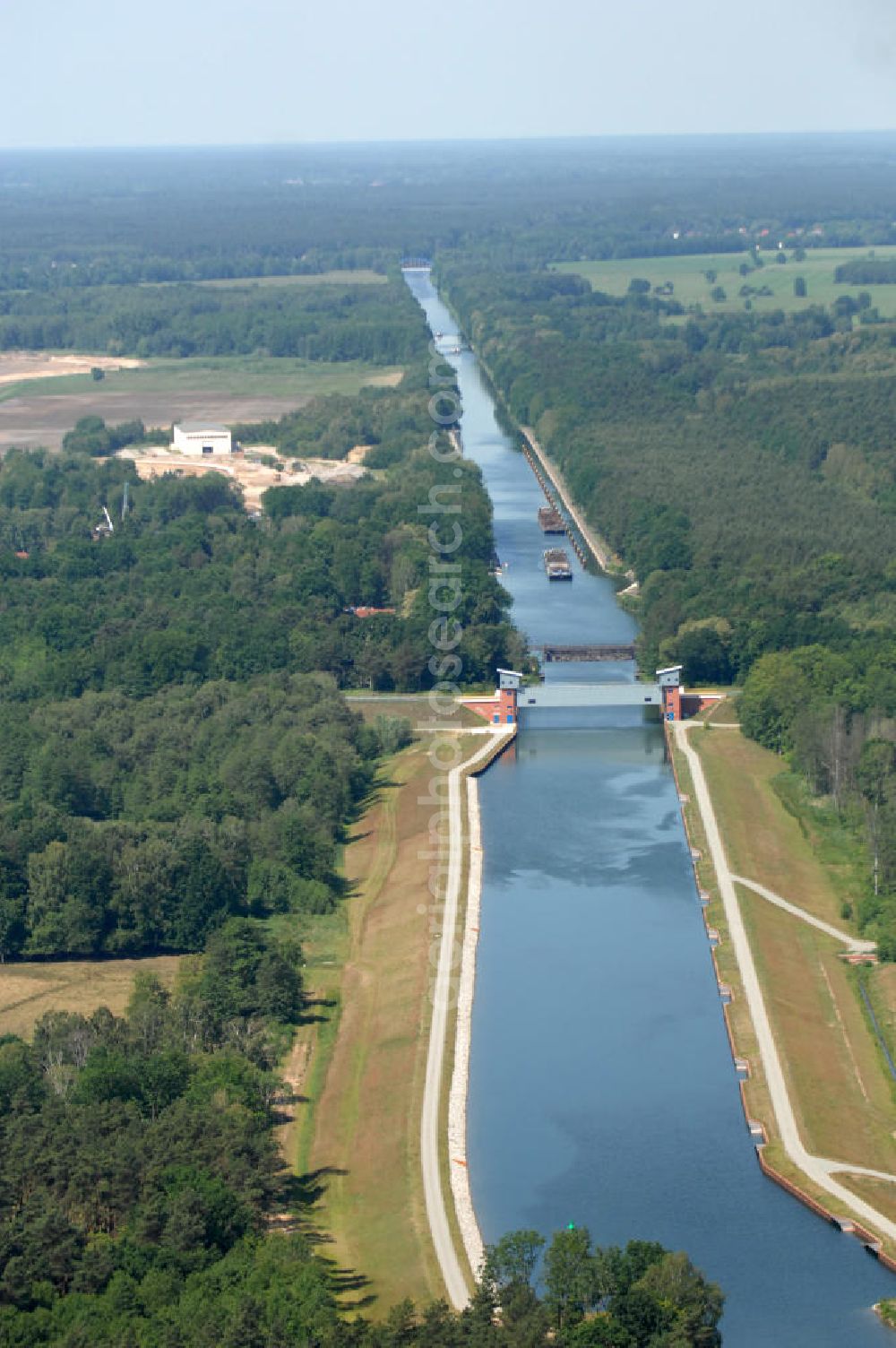 Marienwerder from above - Blick auf das Sicherheitstor und die Brücke Pechteich über den Oder-Havel-Kanal in Marienwerder BB. View onto the security gate and bridge over the Oder-Havel-Canal in Marienwerder.