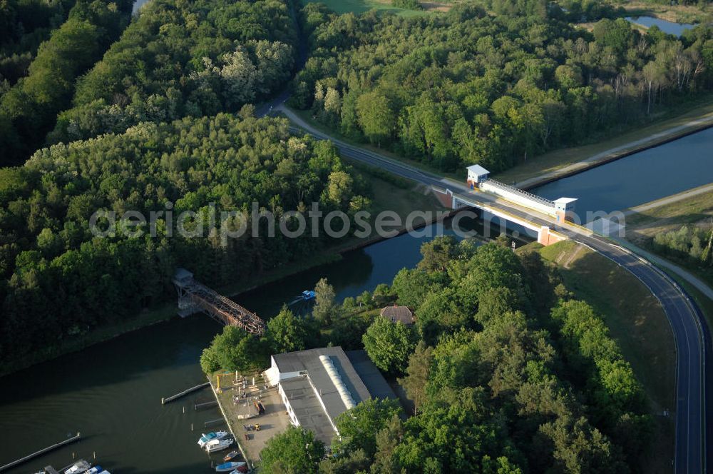 Aerial photograph Marienwerder - Blick auf das Sicherheitstor und die Straßenbrücke Pechteich am Oder-Havel-Kanal in Marienwerder, eine Gemeinde im Landkreis Barnim im Bundesland Brandenburg. Beides wurde von der Planungsgemeinschaft Tief- und Wasserbau GmbH im Auftrag des Wasser- und Schifffahrtsamt Eberswalde neu erbaut. Kontakt: