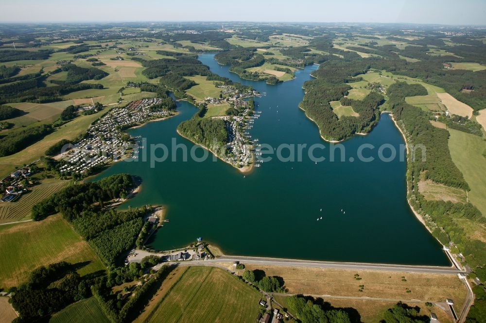 Aerial image Hückeswagen - Settlements on the banks of the river Wupper along the Bevertalsperre in Hueckeswagen in North Rhine-Westphalia