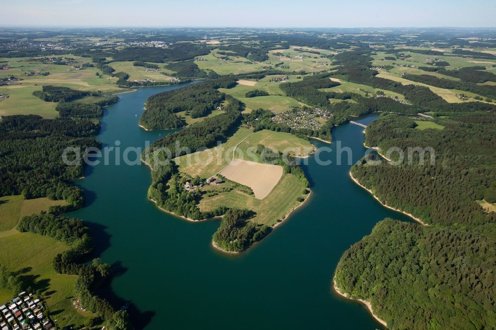 Aerial image Hückeswagen - Settlements on the banks of the river Wupper along the Bevertalsperre in Hueckeswagen in North Rhine-Westphalia