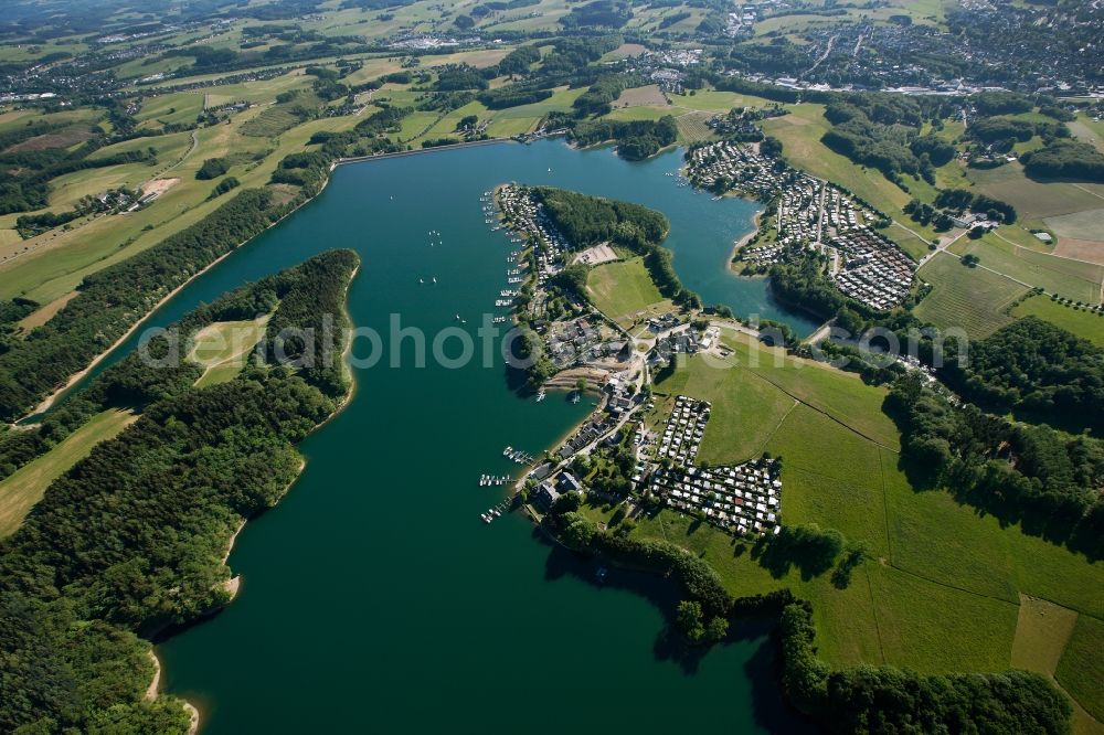 Hückeswagen from the bird's eye view: Settlements on the banks of the river Wupper along the Bevertalsperre in Hueckeswagen in North Rhine-Westphalia