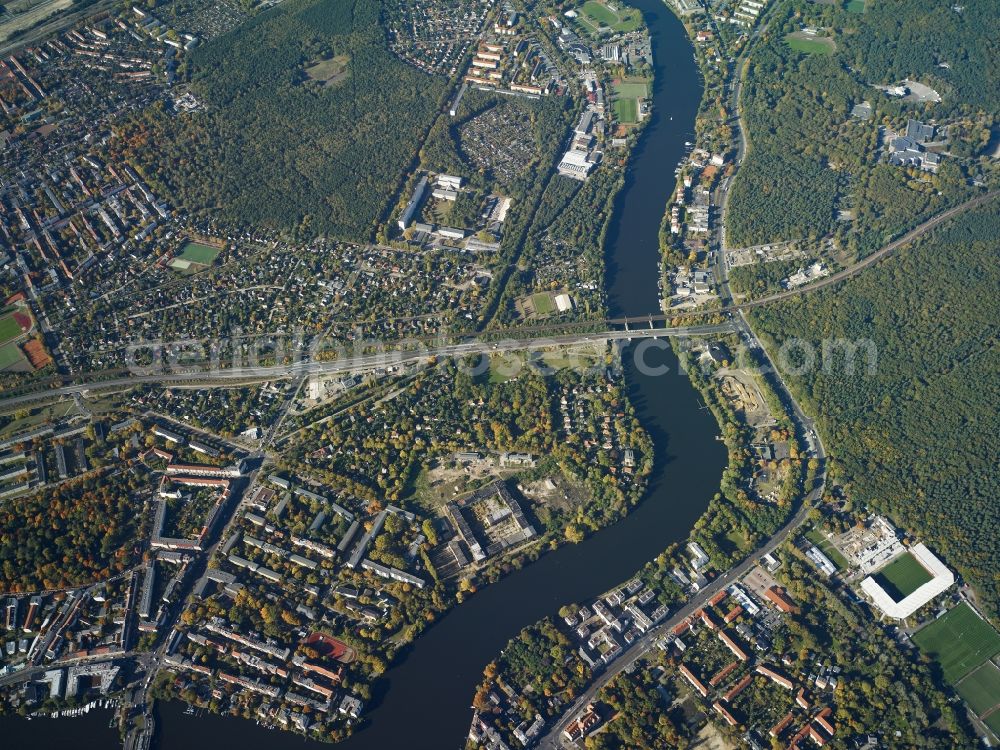 Berlin from the bird's eye view: Settlement building on the banks of the River Spree in Koepenick course at the Wuhlheide in Berlin