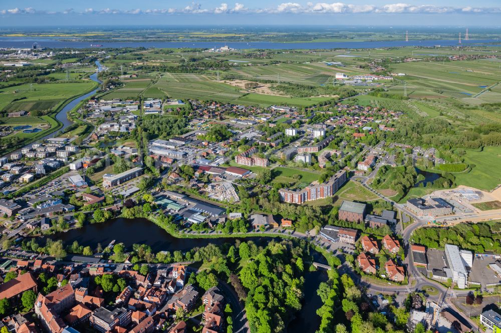 Stade from the bird's eye view: The district Altlaender Viertel on street Jorker Strasse in Stade in the state Lower Saxony, Germany