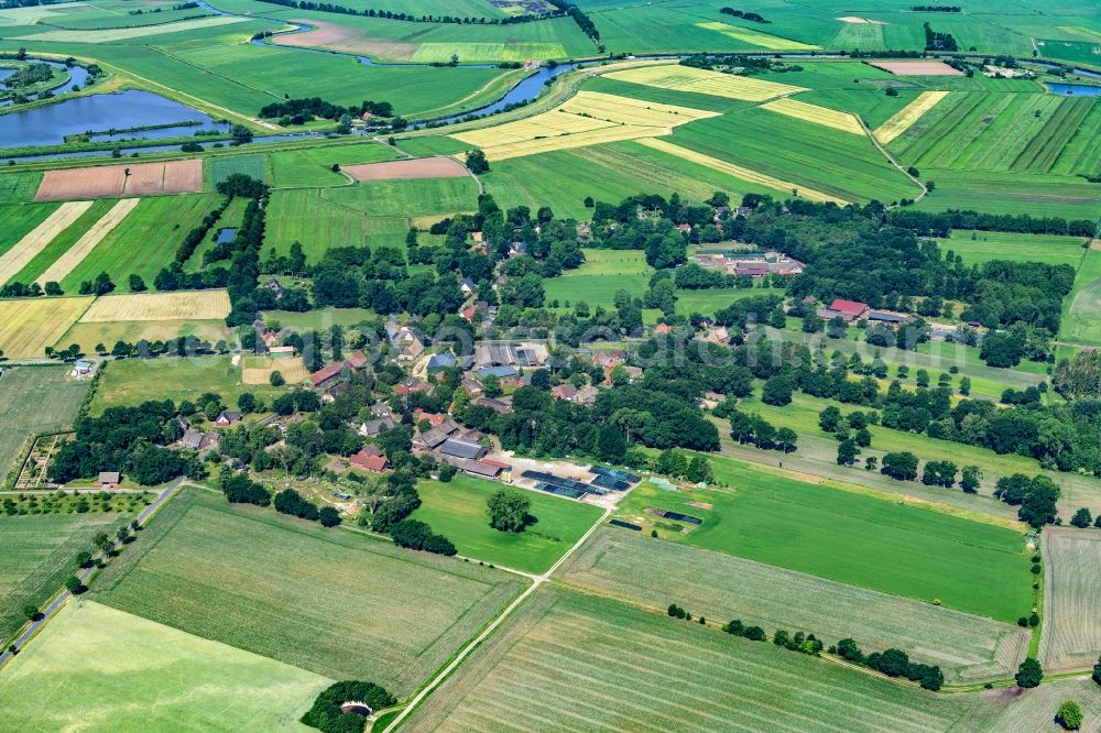 Kranenburg from the bird's eye view: Settlement area and infrastructure Brobergen an der Oste in the district of Stade in Kranenburg in the state Lower Saxony, Germany