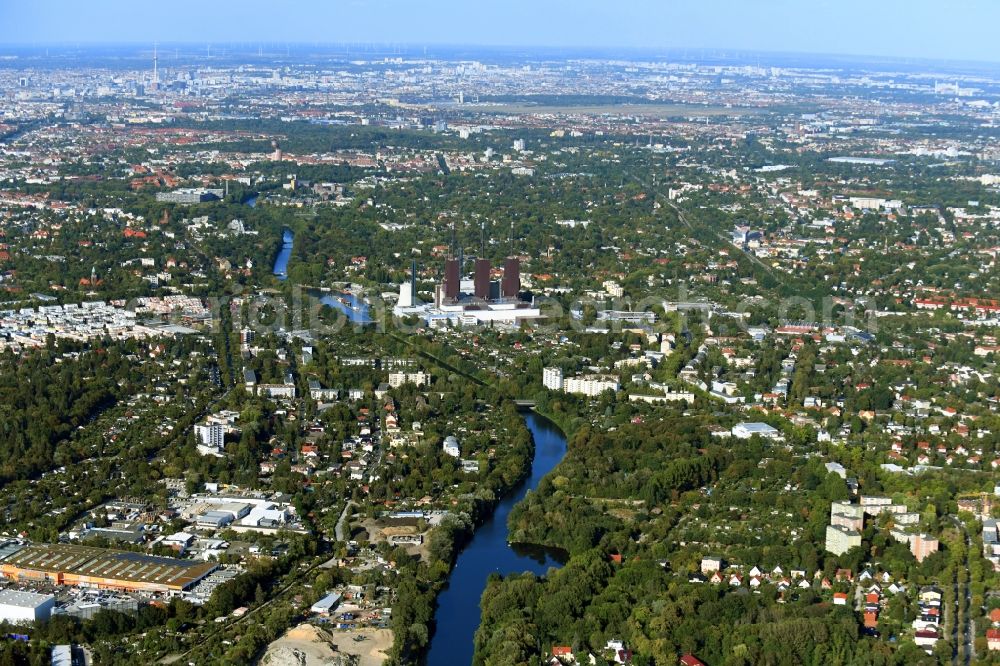 Berlin from above - The district entlang of canal Teltowkanals in the district Lichterfelde in Berlin, Germany