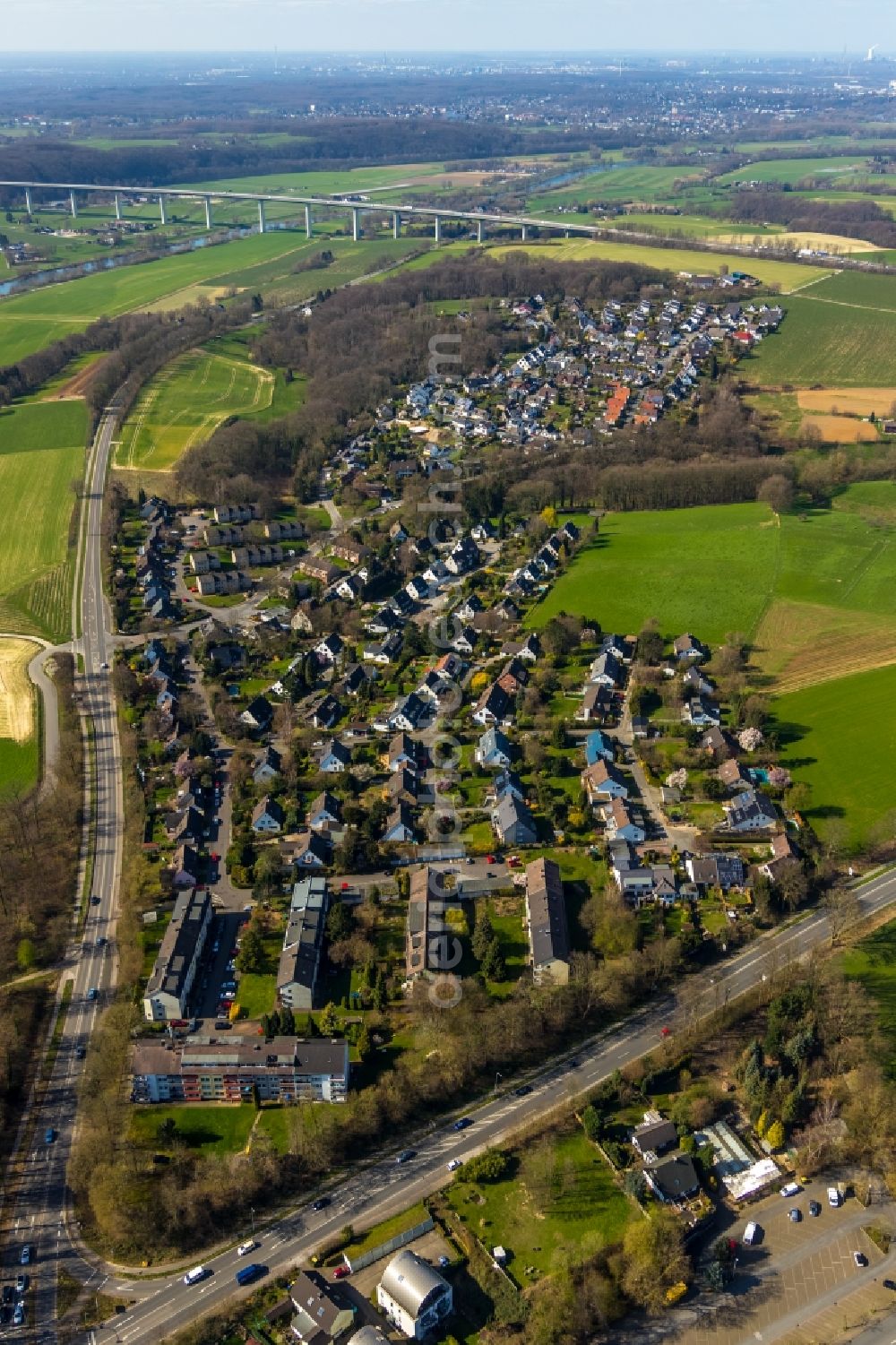 Kettwig from above - Settlement area and infrastructure Icktener Siedlung in Kettwig in the state North Rhine-Westphalia, Germany