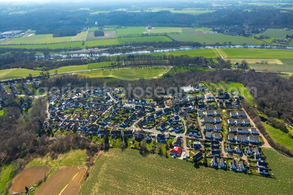 Kettwig from the bird's eye view: Settlement area and infrastructure Icktener Siedlung in Kettwig in the state North Rhine-Westphalia, Germany