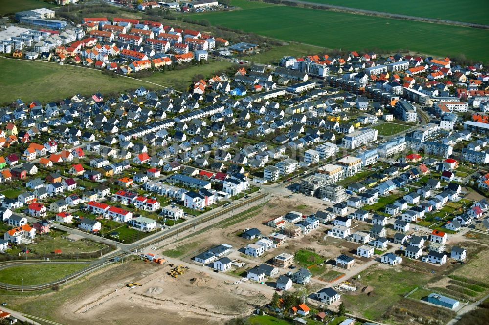 Erfurt from the bird's eye view: Settlement area and infrastructure Ringelberg-Siedlung in the district Kriegervorstadt in Erfurt in the state Thuringia, Germany